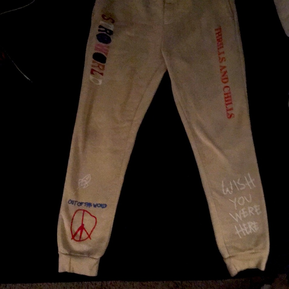 Joggers size Large for all genders cool lettering